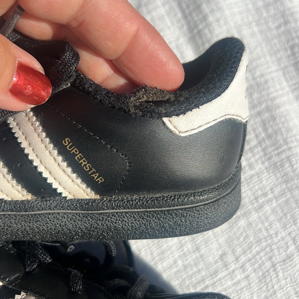 Adidas Kid's Black and White Trainers. Size 10 - Picture 14 of 15